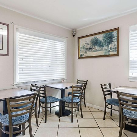 Econo Lodge Sturbridge Route 20 Екстер'єр фото
