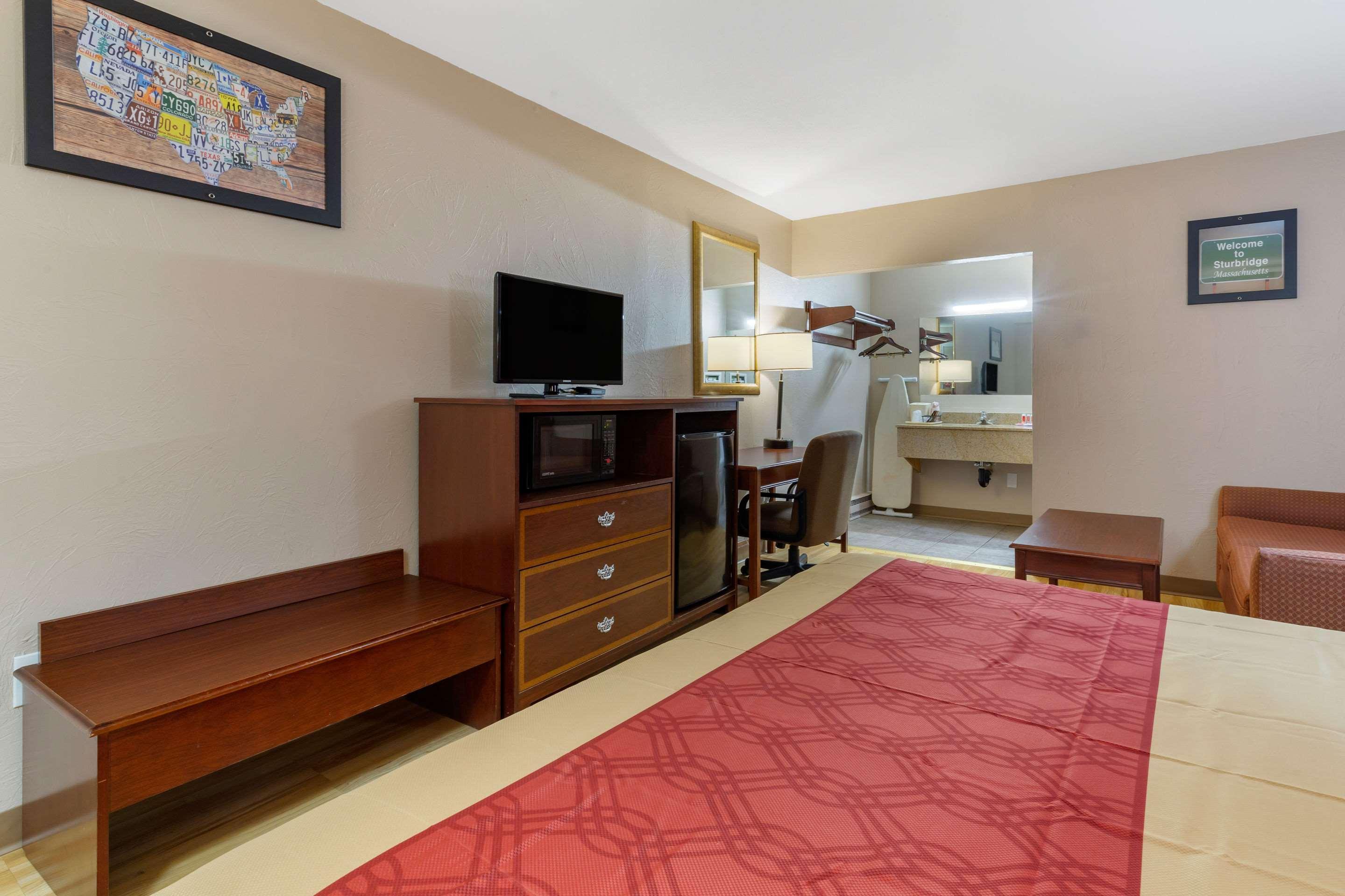 Econo Lodge Sturbridge Route 20 Екстер'єр фото
