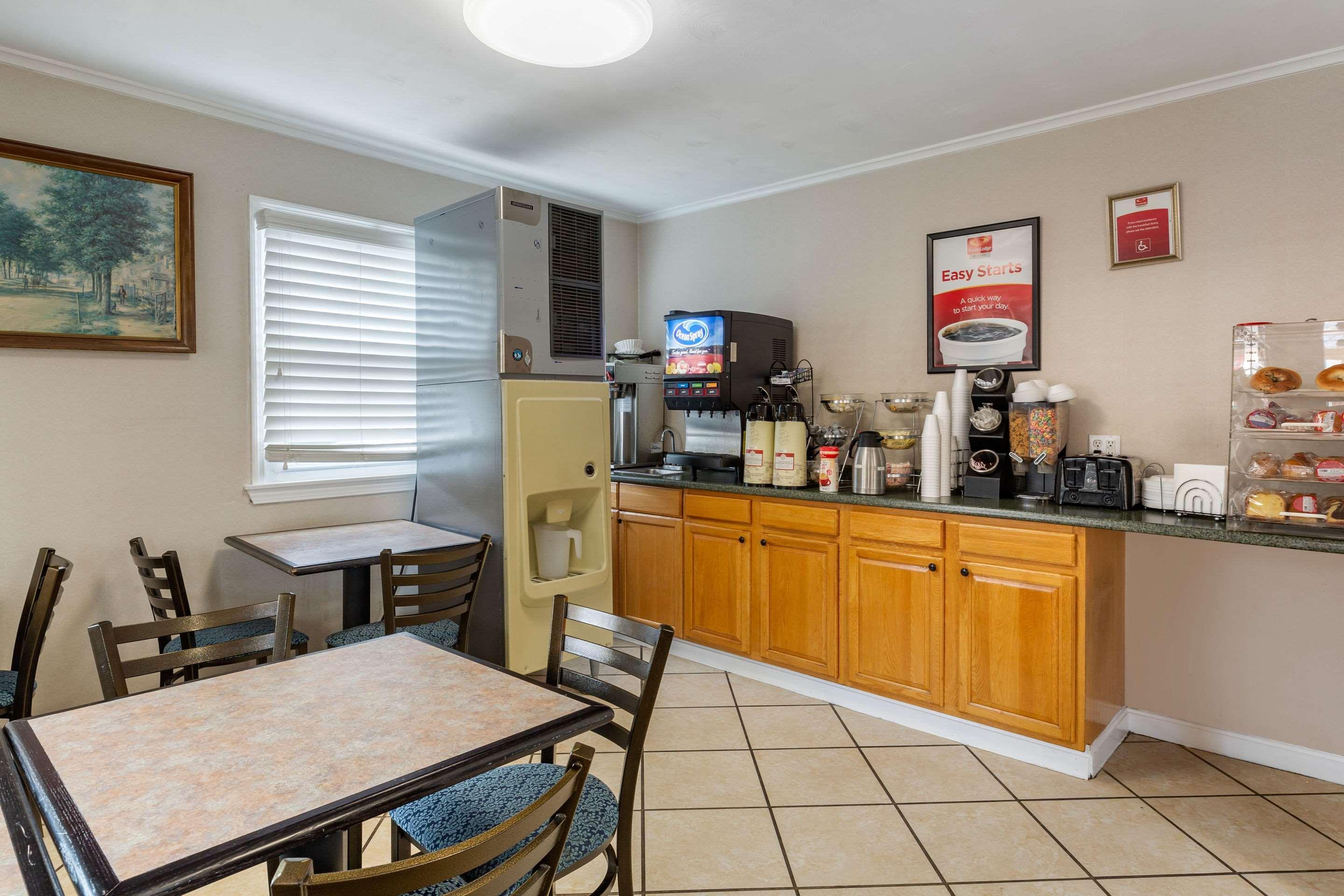 Econo Lodge Sturbridge Route 20 Екстер'єр фото